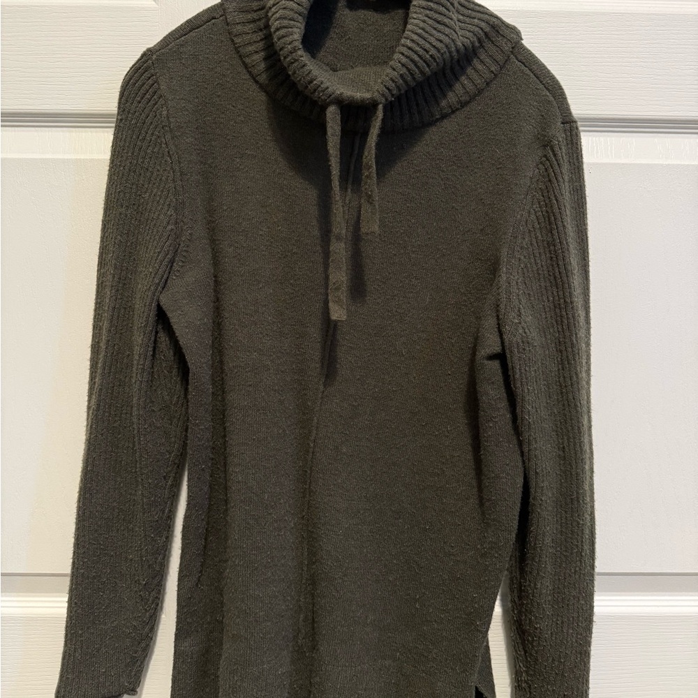 Women’s Turtleneck Sweater